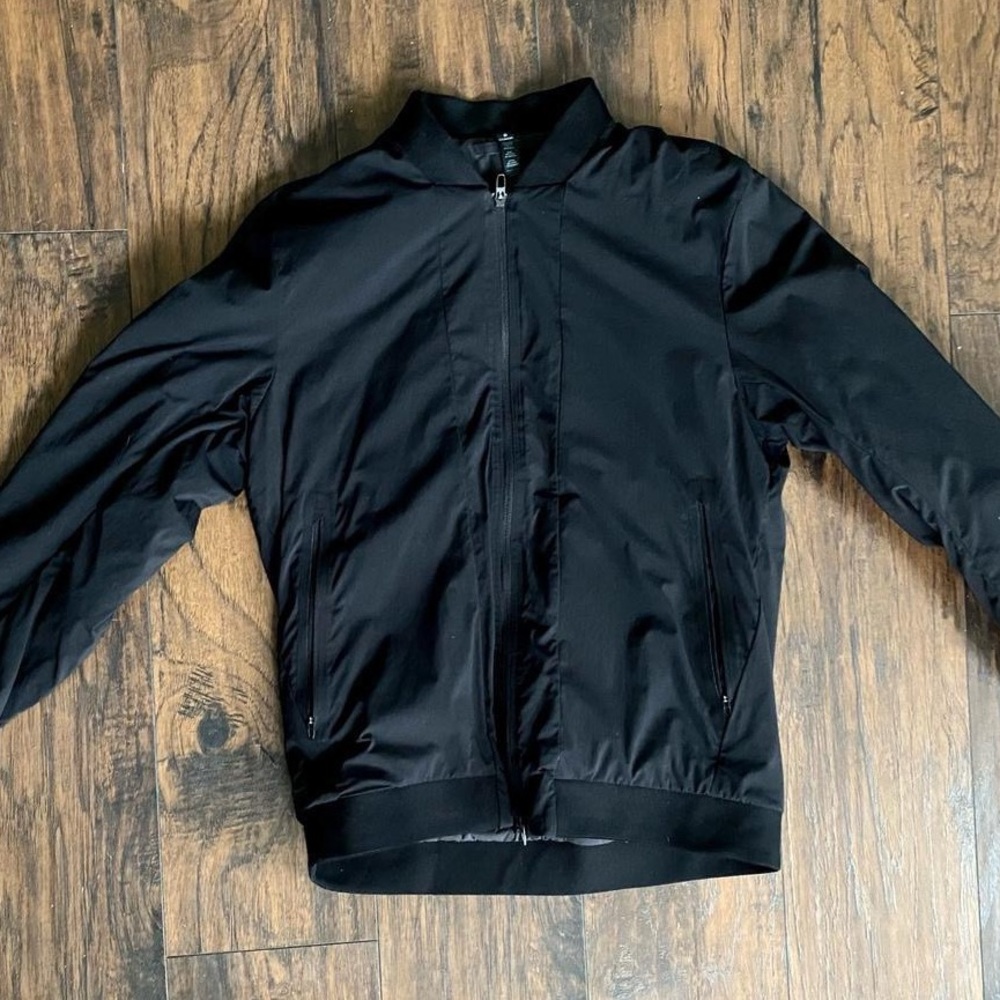 Black lulu lemon goose feather puffer jacket